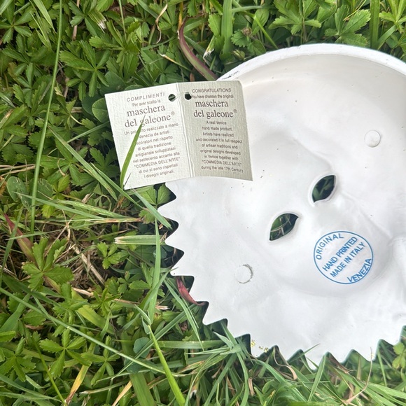 Authentic Maschera del Galeone Mask Sun  and Moon  Ornament - Picture 4 of 5